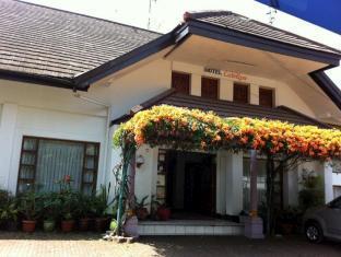 Catellya Guest House Cipaku บันดุง ภายนอก รูปภาพ